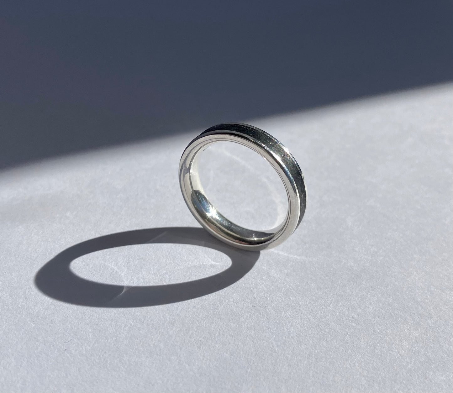 Minimal Elegance - Black Minimalist Ring with Concrete Inlay