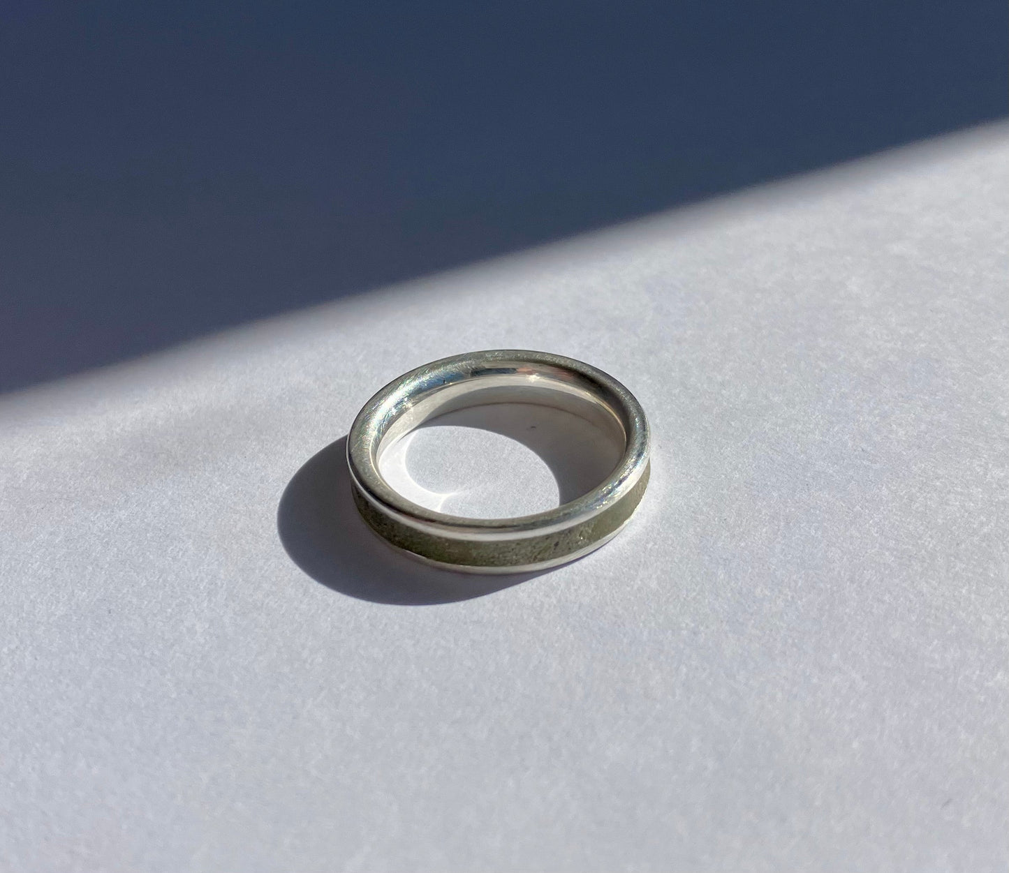 Minimal Elegance - Natural Minimalist Ring with Concrete Inlay